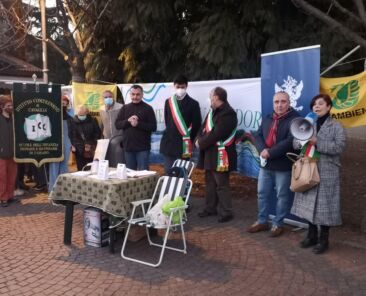 Presidio di Biella con alcuni Sindaci rappresentanti dei cittadini dei comuni di Alice Castello, SanthiĆ , Tronzano, Mongrando, Quaregna.